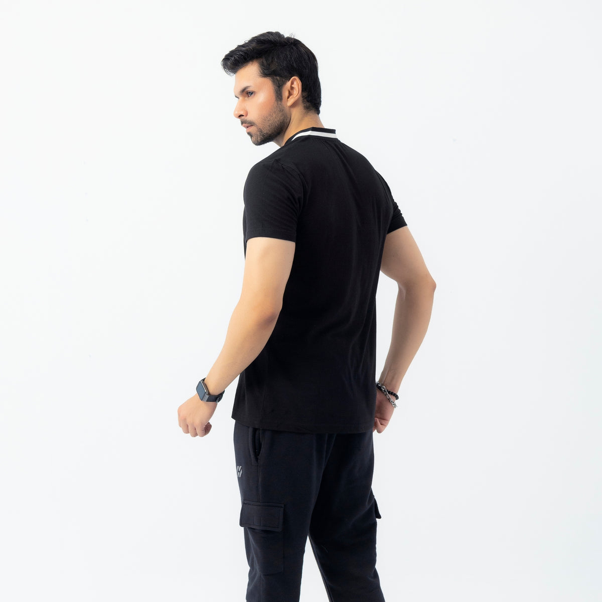 Men’s Signature Embroidered Contrast Neck Henley T-Shirt – Black